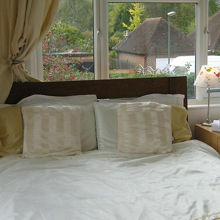 Savannah Bed And Breakfast Virginia Water Eksteriør bilde