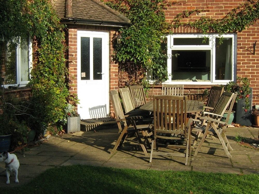 Savannah Bed And Breakfast Virginia Water Eksteriør bilde