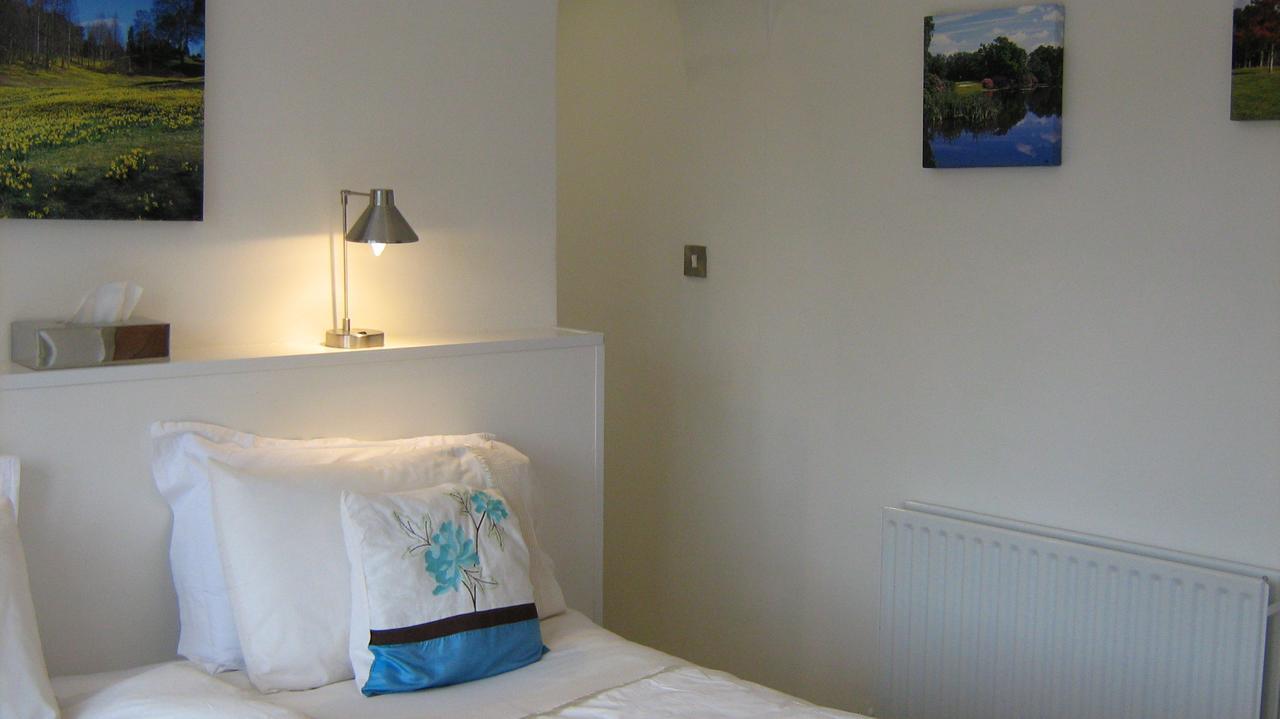 Savannah Bed And Breakfast Virginia Water Eksteriør bilde