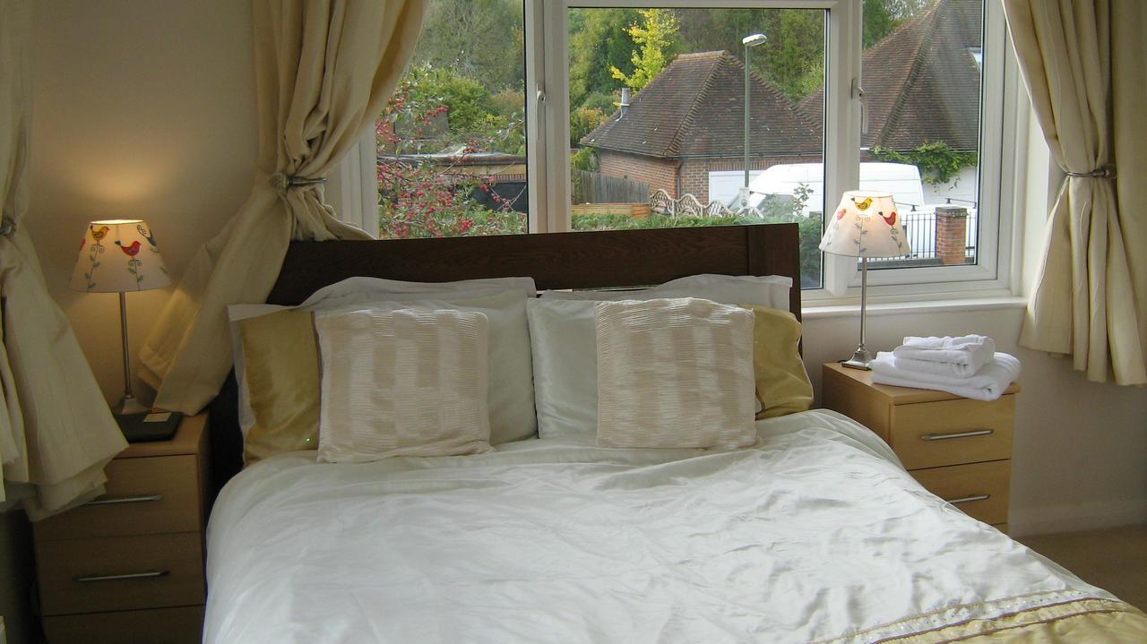 Savannah Bed And Breakfast Virginia Water Eksteriør bilde